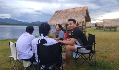 วันหยุด!!นักท่องเที่ยว เที่ยวคลายเครียด ชมวิวล่องเรือชมสัตว์ป่าหลายชนิดสัมผัสธรรมชาติ