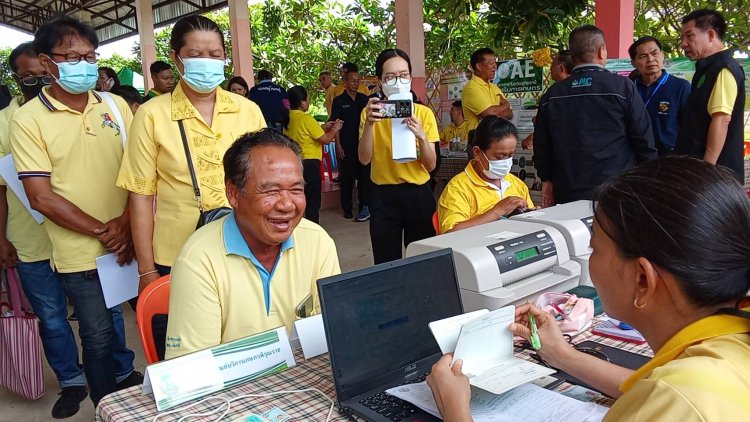 เกษตรกรอุทัยธานีแห่ขึ้นทะเบียนหวั่นถูกตัดสิทธิช่วยเหลือจากภาครัฐ