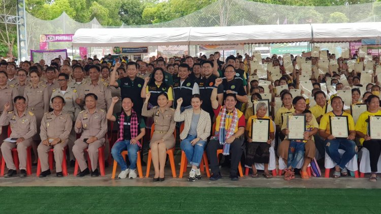 ชาวคอนสวรรค์เฮ! “ธรรมนัส”ยกทัพ กษ.ฟังปัญหาน้ำท่วมน้ำแล้ง สั่งขุดลอกลำน้ำก่ำด่วน