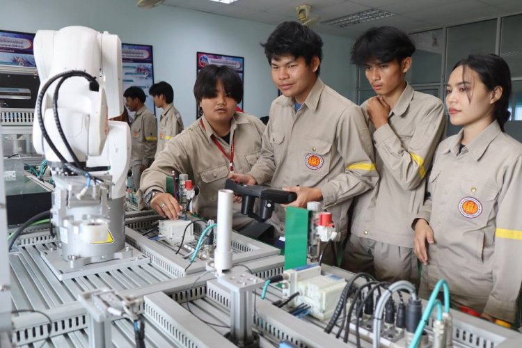 เทคนิคนิคมอุตฯระยอง ตั้งศูนย์บ่มเพาะ ชูหุ่นยนต์, รถไฟฟ้า รองรับตลาดแรงงานใน EEC