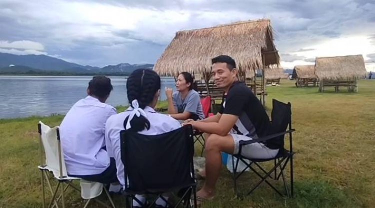 วันหยุด!!นักท่องเที่ยว เที่ยวคลายเครียด ชมวิวล่องเรือชมสัตว์ป่าหลายชนิดสัมผัสธรรมชาติ