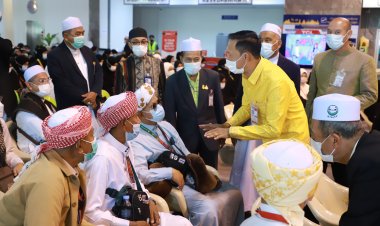 ผู้ว่าฯ นราธิวาส ต้อนรับผู้แสวงบุญกลับจากประกอบพิธีฮัจย์ นครเมกกะ