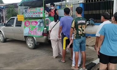 ไอเดียเจ๋ง!สองผัวเมียขายโรตีอบโอ่งไร้น้ำมันราคาถูก ลูกค้าตรึม