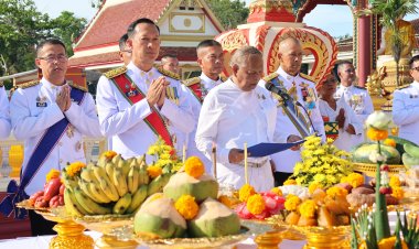 นราธิวาสพร้อมใจร่วมพิธีเสกน้ำพระพุทธมนต์ศักดิ์สิทธิ์ ณ อุโบสถวัดประชุมชลธารา
