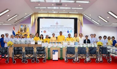 แม่บ้านมหาดไทยจังหวัดชลบุรี มอบอุปกรณ์ทางการแพทย์เพิ่มศักยภาพ ร.พ.ชลบุรี