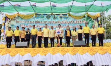 ผอ.โครงการชลประทานศรีสะเกษนำผู้นำท้องถิ่น ชาวบ้าน ปล่อยพันธุ์กุ้งก้ามกราม ลงแม่น้ำมูล เขื่อนราษีไศล