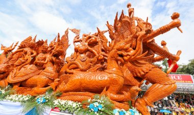 แห่เทียนพรรษาอุบลฯ ปี'67 เงินสะพัดพันล้าน โรงแรมเต็มแล้ว 100%