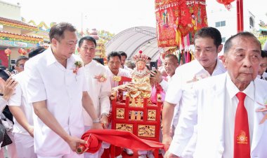 ชาวชลบุรีพร้อมใจอัญเชิญองค์พระโพธิสัตว์กวนอิม ขึ้นประดิษฐาน ณ พุทธสมาคมสว่างผล บางแสน