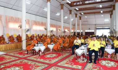 จังหวัดชลบุรี จัดพิธีเจริญพระพุทธมนต์และเจริญจิตตภาวนาถวายเป็นพระราชกุศล