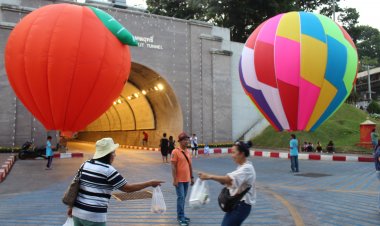 เมืองเบตงคึกคักนักท่องเที่ยวไทย-ต่างชาติ แห่เที่ยวงานเทศกาลผลไม้และของดี