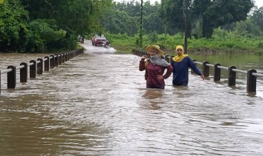 ฝนตกหนักน้ำป่าเขาใหญ่ทลักท่วมอ.นาดีอ่วมหนัก 4 ตำบล 33 หมู่บ้าน