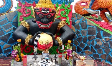 คอหวยเขย่าเซียมซีได้เลขเด็ดพระราหูวัดยาง หมู่ 2 ต.ท่าซุงเมืองอุทัยธานี