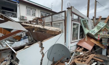 ระทึก! คนงานรื้อบ้านเก่าย่านซอยจรัญสนิทวงศ์ พังถล่มทับบาดเจ็บ 2 รอด 1