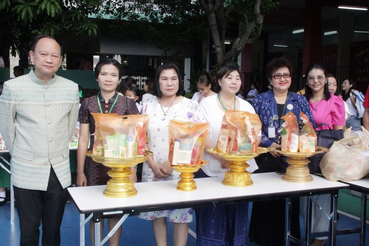 โรงเรียนสาธิตบางนาทำบุญเลี้ยงพระพื่อแสดงมุทิตาคุณให้กับผู้ก่อตั้งโรงเรียนครอบรอบ 30 ปี