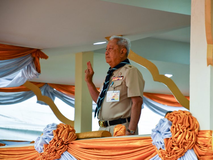 ประธานองคมนตรี เป็นผู้แทนพระองค์ ไปในพิธีทบทวนคำปฏิญาณและสวนสนามของลูกเสือ