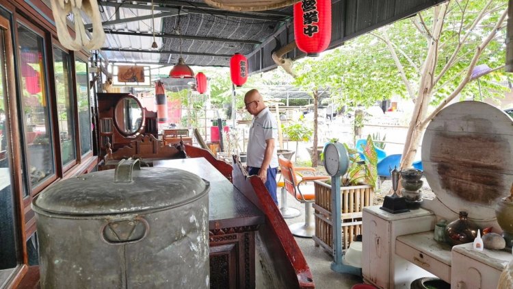 สะท้อนภาพ ศก.เชียงใหม่แย่ แห่นำของเก่าของโบราณมาขายหาเงินเลี้ยงชีพ