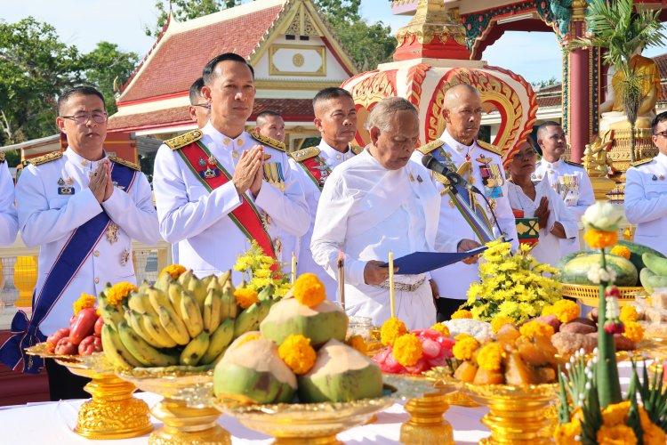 นราธิวาสพร้อมใจร่วมพิธีเสกน้ำพระพุทธมนต์ศักดิ์สิทธิ์ ณ อุโบสถวัดประชุมชลธารา