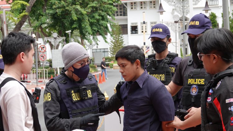 จับ “ติ๊ก นาวา”แฝงตัวบ้าน ceo สื่อโฆษณา ฉกภาพโบราณ 120 ปี เลียนแบบหนังดัง