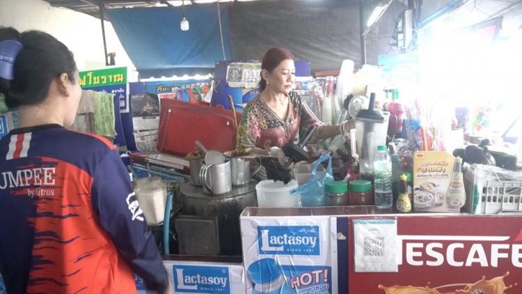 ร้านกาแฟโบราณอุทัยฯคงราคาเดิม สวนทางวัตถุดิบพุ่ง หวั่นลูกค้าหนี