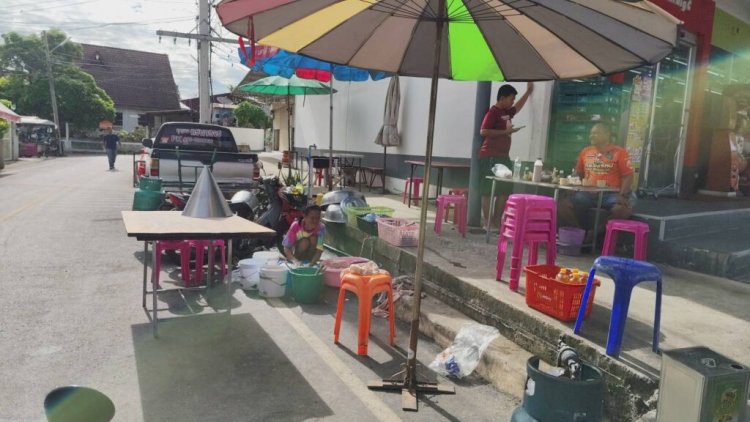 น้ำมันขึ้น ค่าไฟแพง กำลังซื้อหด ฉุดตลาดนัดซบเซาหนัก แม่ค้าบ่นอุบศก.แย่มาก
