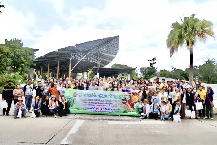 ติดปีกสุมนไพรไทย เสริมแกร่งเกษตรลพบุรี ศึกษาดูงาน เจาะลึกแบบต้นน้ำ กลางน้ำ และปลายน้ำ
