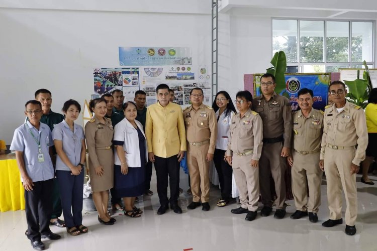 ผู้ว่าฯศรีสะเกษ ลงพื้นที่ในการพบปะ ให้กำลังใจ และรับฟังปัญหา ในพื้นที่โพธิ์ศรีสุวรรณ
