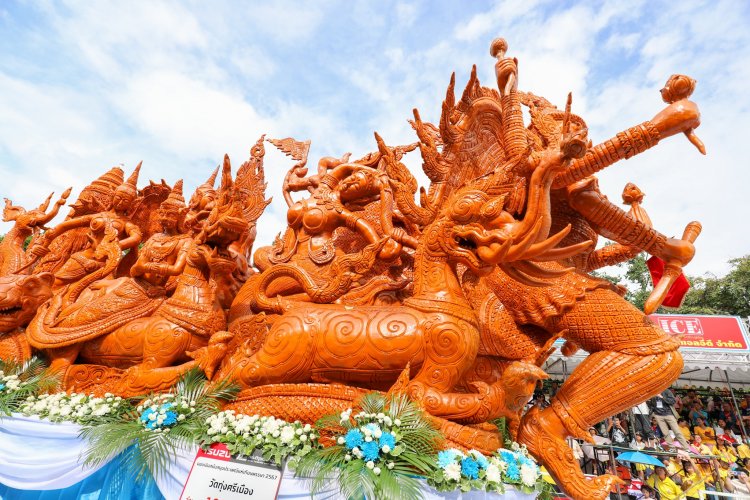 แห่เทียนพรรษาอุบลฯ ปี'67 เงินสะพัดพันล้าน โรงแรมเต็มแล้ว 100%