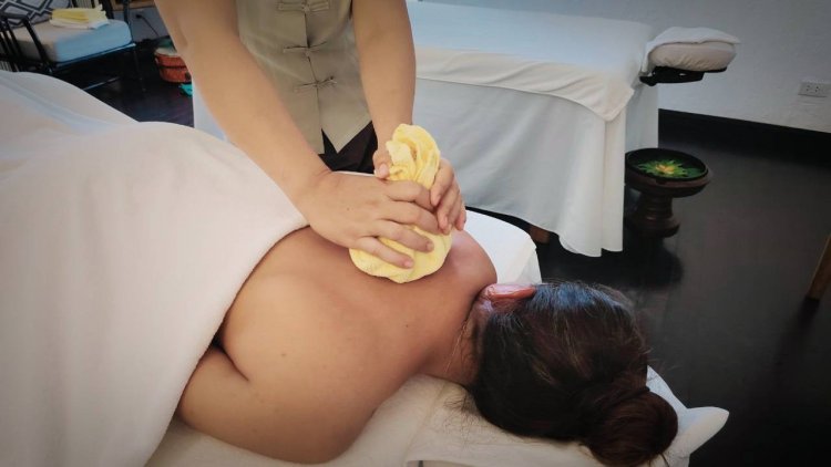 'OASIS SPA'สปาหรู..ศาสตร์และศิลป์ของการนวด..กับสูตรเฉพาะตัว..คุณจะสัมผัสได้ถึงความผ่อนคลาย.. ใจกลางเมืองกรุง