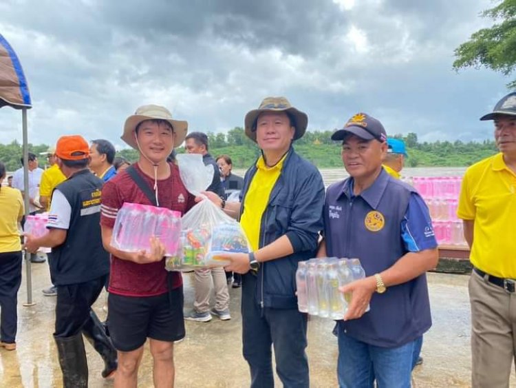 "สส.ปั้น" ปันน้ำใจ ให้ประชาชนประสบอุทกภัยน้ำท่วม