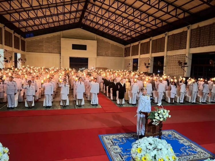 อำเภอขุนหาญ ถวายเครื่องราชสักการะ จุดธูปเทียนถวายพระพรชัย