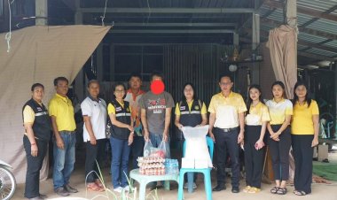 นักบวชนักบุญ พระเทียนชัย ชยทีโป นำสิ่งของเครื่องยังชีพมอบให้แก่ชาวบ้านเดือดร้อน.สาธุ