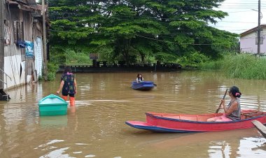 น้ำป่าเขาใหญ่-ทับลานท่วมชุมชนตลาดเก่า 100 ปี ยังทรงตัวหลังฝนหยุดตก