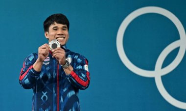 หนุ่มศรีสะเกษมาเหนือเมฆ "ฟาง ธีรพงศ์"ยกเหล็กไทย ฮีโร่เหรียญเงินโอลิมปิก