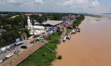 ฝนตกหนัก น้ำโขงหนุนสูงจ่อล้นตลิ่ง หวั่นท่วมพื้นที่เศรษฐกิจนครพนม