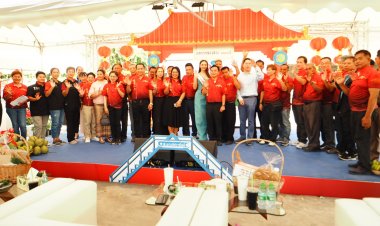 รองพ่อเมืองปากน้ำประธานเปิดโครงการ "สิงหาพาแม่เที่ยว”ที่ตลาดคลองสวน100ปี