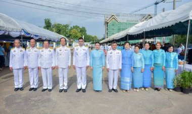 พสกนิกรทุกหมู่เหล่าศรีสะเกษพร้อมใจทำบุญตักบาตรถวายเป็นพระราชกุศล