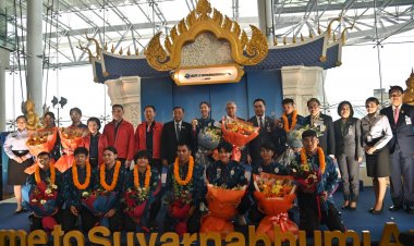 ทัพนักกีฬามวยสากล-เทควันโดน ฮีโร่ โอลิมปิก ถึงไทย "รมต.เสริมศักดิ์"ต้อนรับยิ่งใหญ่