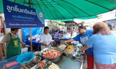 "ลูกชิ้นยืนกิน" บุรีรัมย์ยืนหนึ่งขายดีเทศกาลวันแม่ ซื้อหิ้วเป็นของฝากคึกคัก
