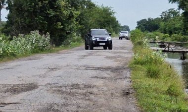 คนพิมายเดือดร้อนหนักถนนพังชำรุดมานานหลายปีไร้รัฐเหลียวแล