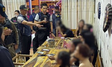 ตำรวจบุกจับร้านคาราโอเกะย่านสมุทรปราการพบเด็กสาววัย 15 ปี 3 รายให้บริการนั่งดริ๊งก์