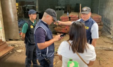 ตำรวจรวบนายทหารยศร้อยเอกขนไม้ส่งโกดังไม้เถื่อนกลางเมืองเชียงใหม่