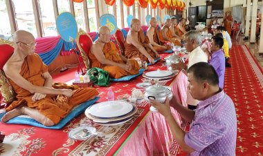 เทศบาลตำบลผือใหญ่จัดงานบุญมหาสังฆทาน และวันรำลึกบูรพาจารย์ 2567