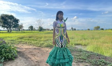 เด็ก ม.3 ไอเดียสุดเจ๋งนำสิ่งของเหลือใช้ประดิษฐ์เป็นชุดประกวดสุดว้าว