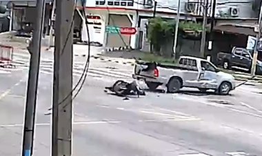 ระทึก!แยกวัดใจ หนุ่มจยย.ฝ่าไฟแดงพุ่งชนกลางลำกระบะเจ็บสาหัส