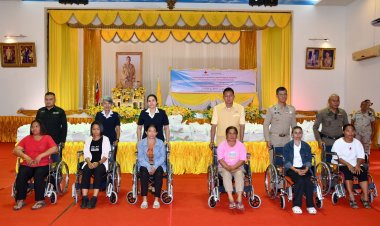 ชลบุรีมอบถุงยังชีพ-รถวีลแชร์ให้ผู้ด้อยโอกาสเฉลิมพระเกียรติในหลวง