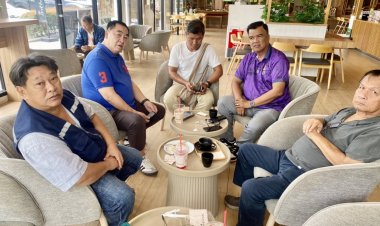 "ผู้ใหญ่หมี แม่สอด" ขยับ และเขย่า สนาม สจ.ตาก- อบต.ชาญ ตำบลพะวอ มาให้กำลังใจ