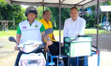 นายกอบจ.พิจิตรสร้างทีม อสม.ไรเดอร์ขับขี่มอเตอร์ไซด์ส่งยาให้ผู้สูงอายุ ผู้ป่วย ถึงบ้าน