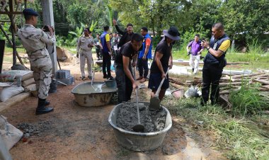 มูลนิธิอาสาเพื่อนพึ่ง (ภาฯ)จัดกิจกรรมโครงการ “ฟื้นฟูบ้านผู้ประสบอุทกภัย” อำเภอสุคิริน