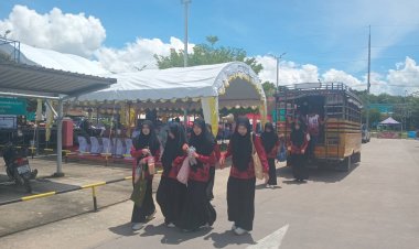 “รักกันไว้เถิด” ช่วยเหลือความยากจน  อุทกภัย วาตะภัย ครั้งที่ 4