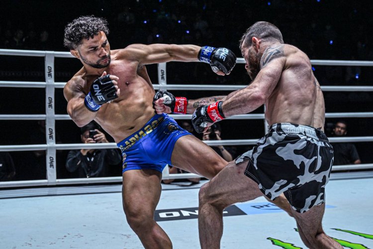 เดือดจัดทุกอณู! “จาร์เร็ด” เชือดนิ่ม “กุสตาโว” ขึ้นแท่นเจ้าบัลลังก์ MMA รุ่นสตรอว์เวต เฉพาะกาล